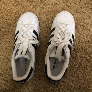 Barely worn adidas tennys